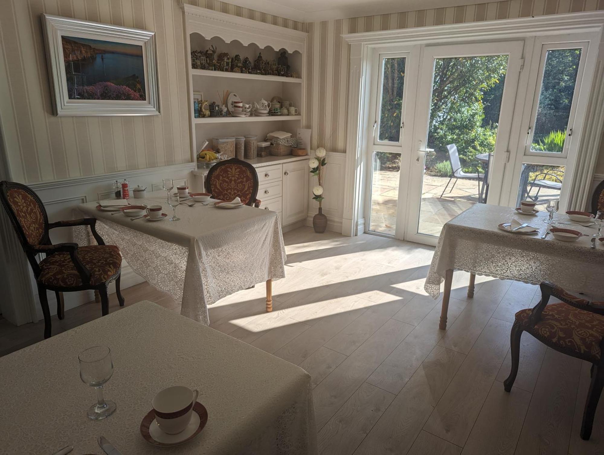 コング Nymphsfield House Bed & Breakfast エクステリア 写真