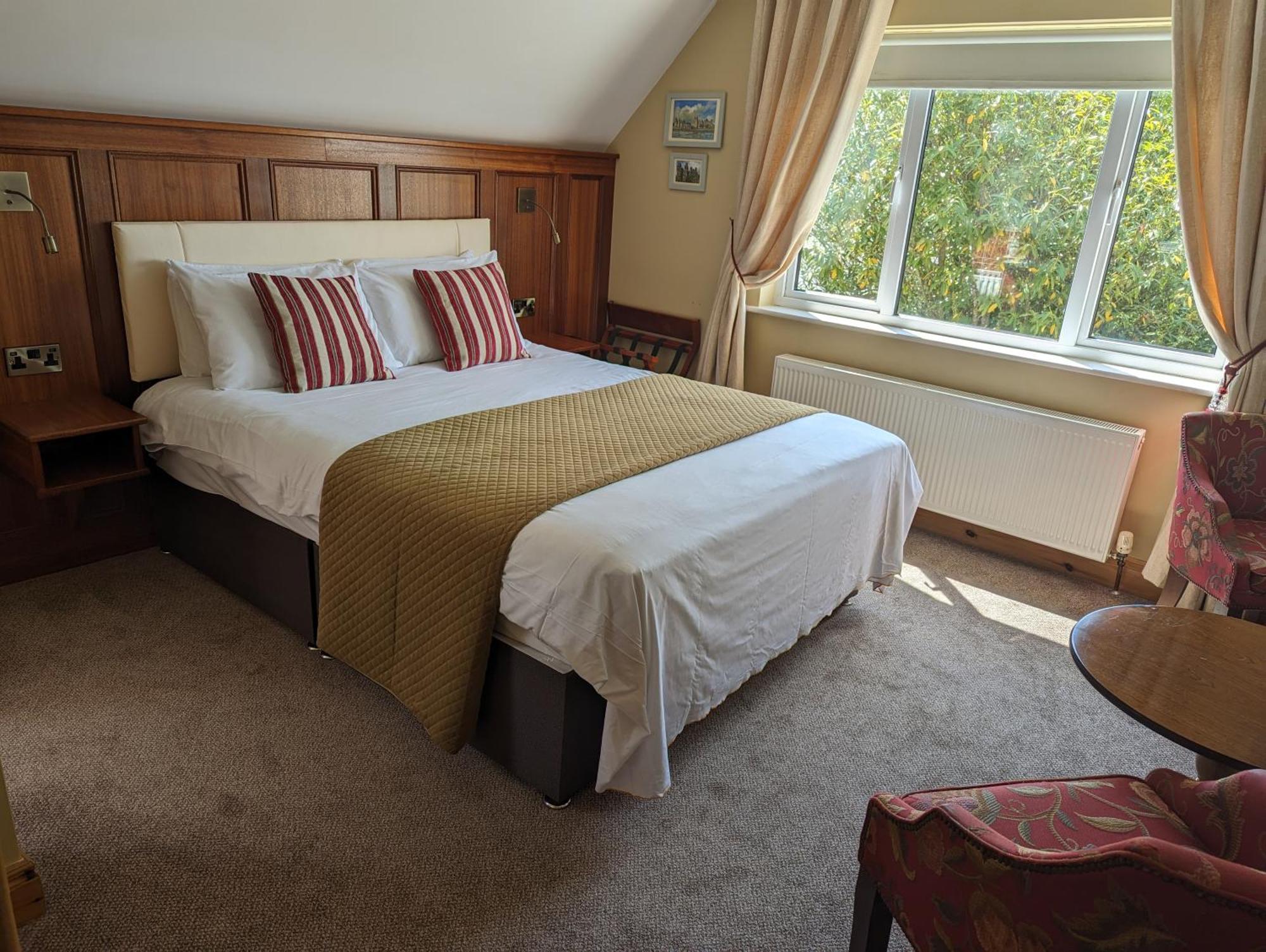 コング Nymphsfield House Bed & Breakfast エクステリア 写真